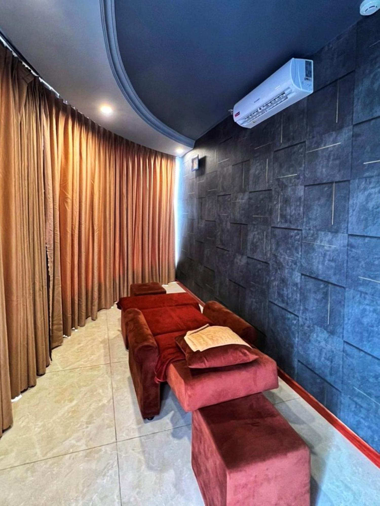 K Hotel Sauna And Massage Da Nang Exteriör bild