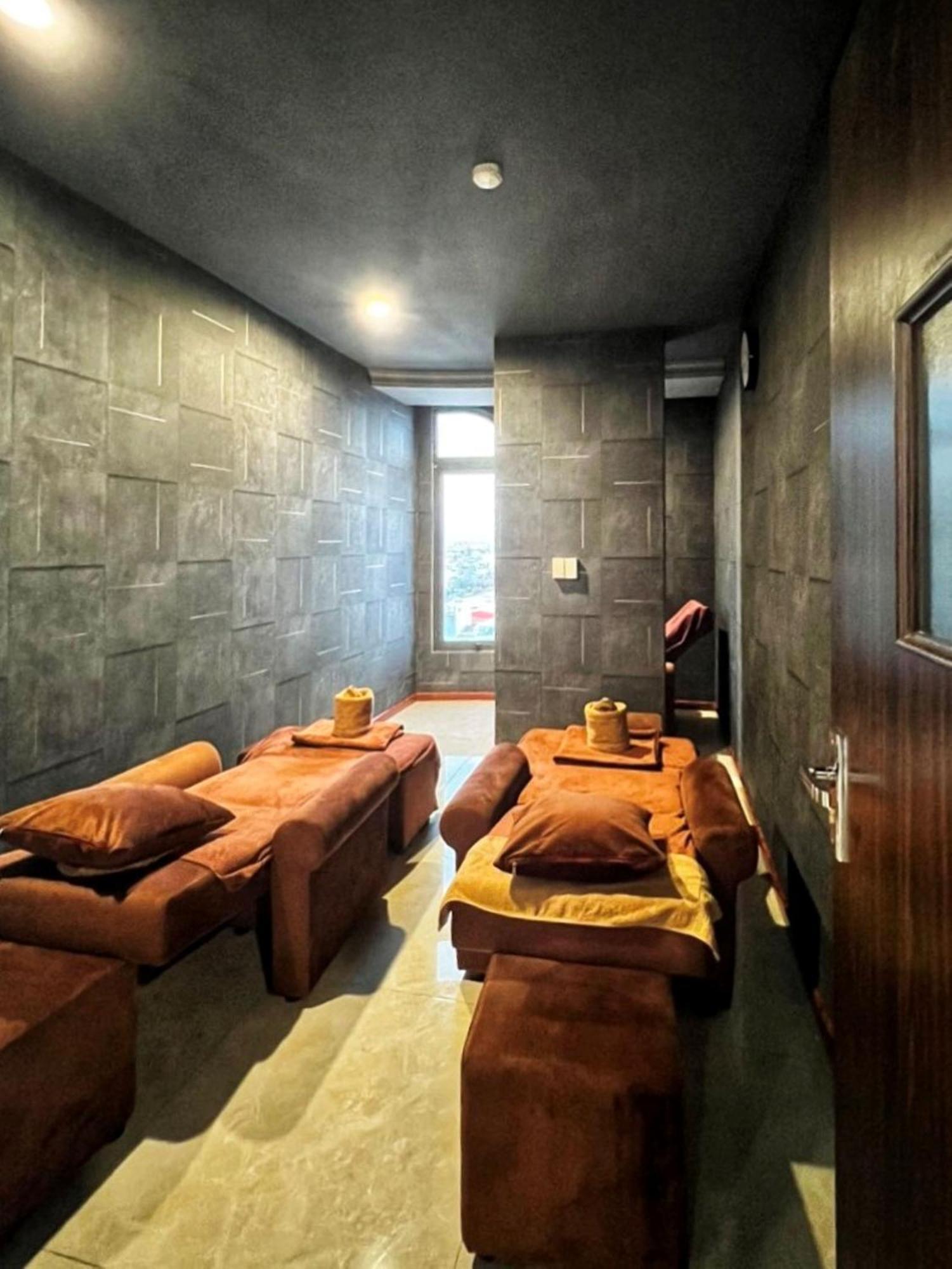 K Hotel Sauna And Massage Da Nang Exteriör bild