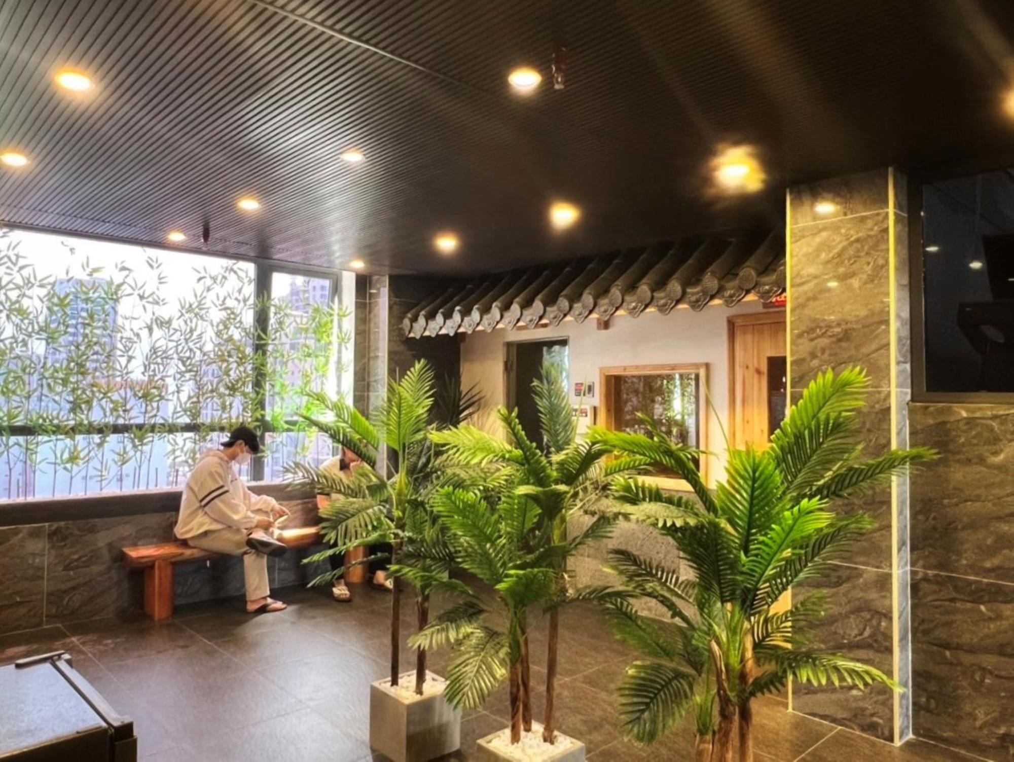 K Hotel Sauna And Massage Da Nang Exteriör bild
